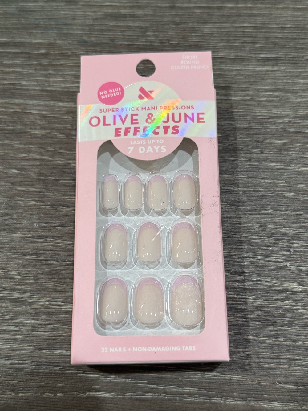 NWT Olive & June Effects Short Round Glazed French Press-On Nails